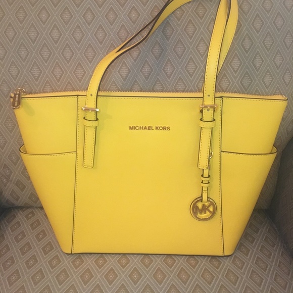 Michael Kors Handbags - NEW MICHAEL KORS Top Zip Leather Tote Sunflower